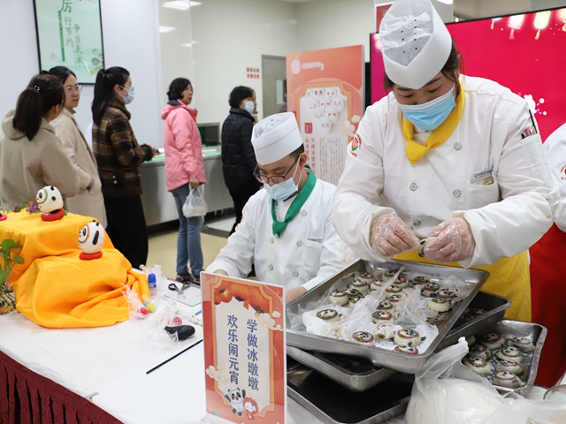 體驗活動現場（圖片拍攝來源：“我們的節(jié)日”南京工作室）.jpg