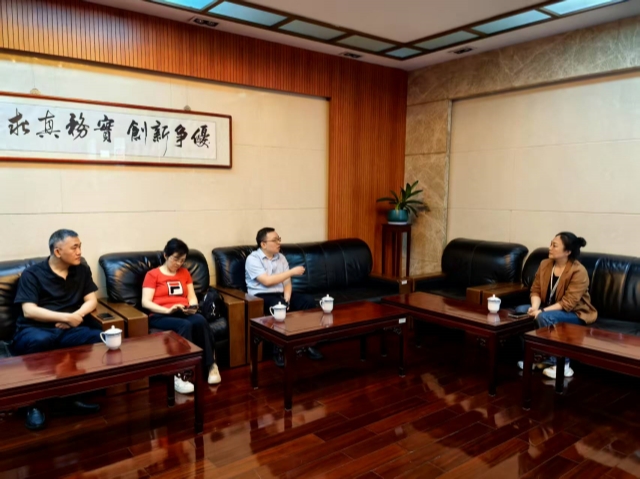 中國共產(chǎn)黨代表團梅園新村紀念館接待重慶市委黨史研究室開展調(diào)研工作.jpg